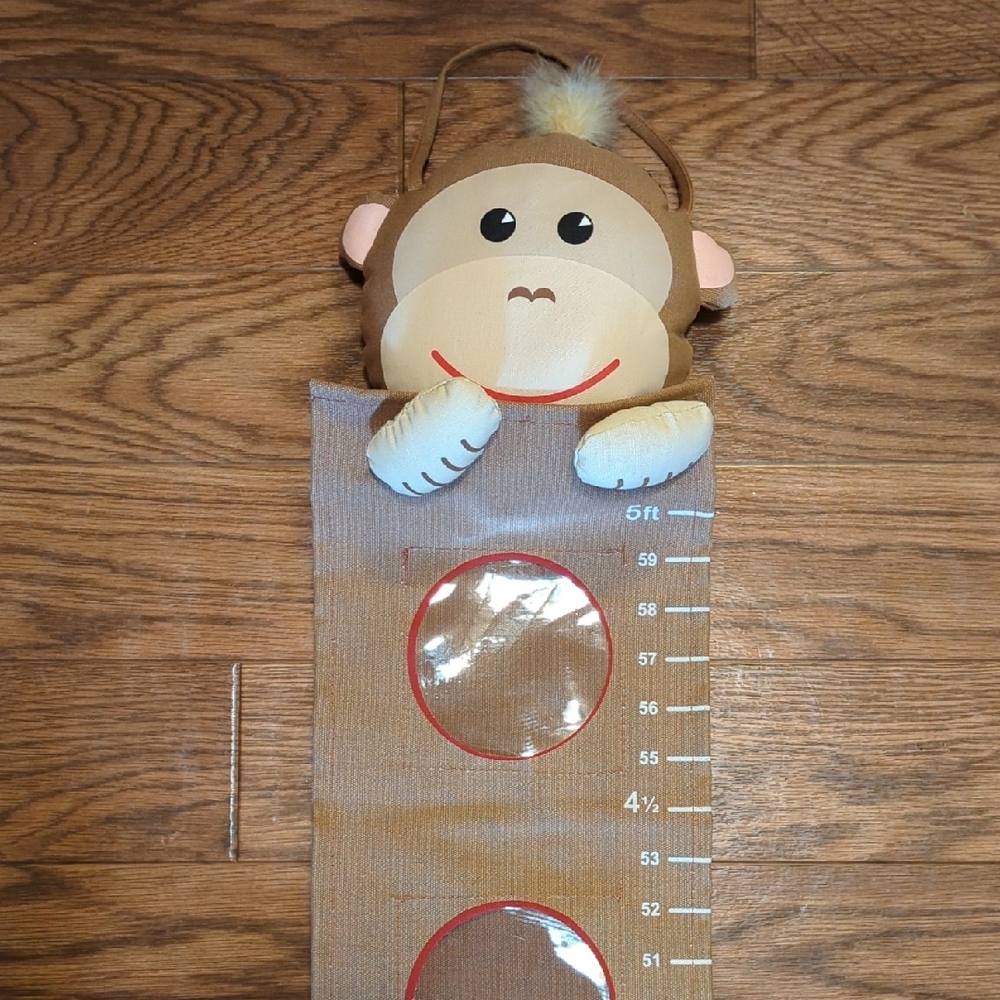 Monkey Growth Chart with Pockets
